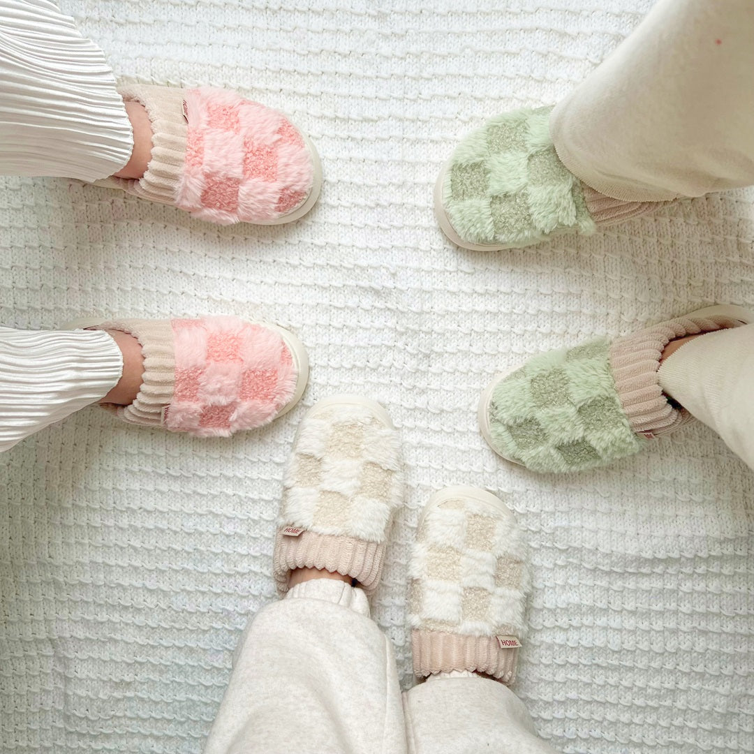 Fluffy pantoffels in Scandinavische stijl