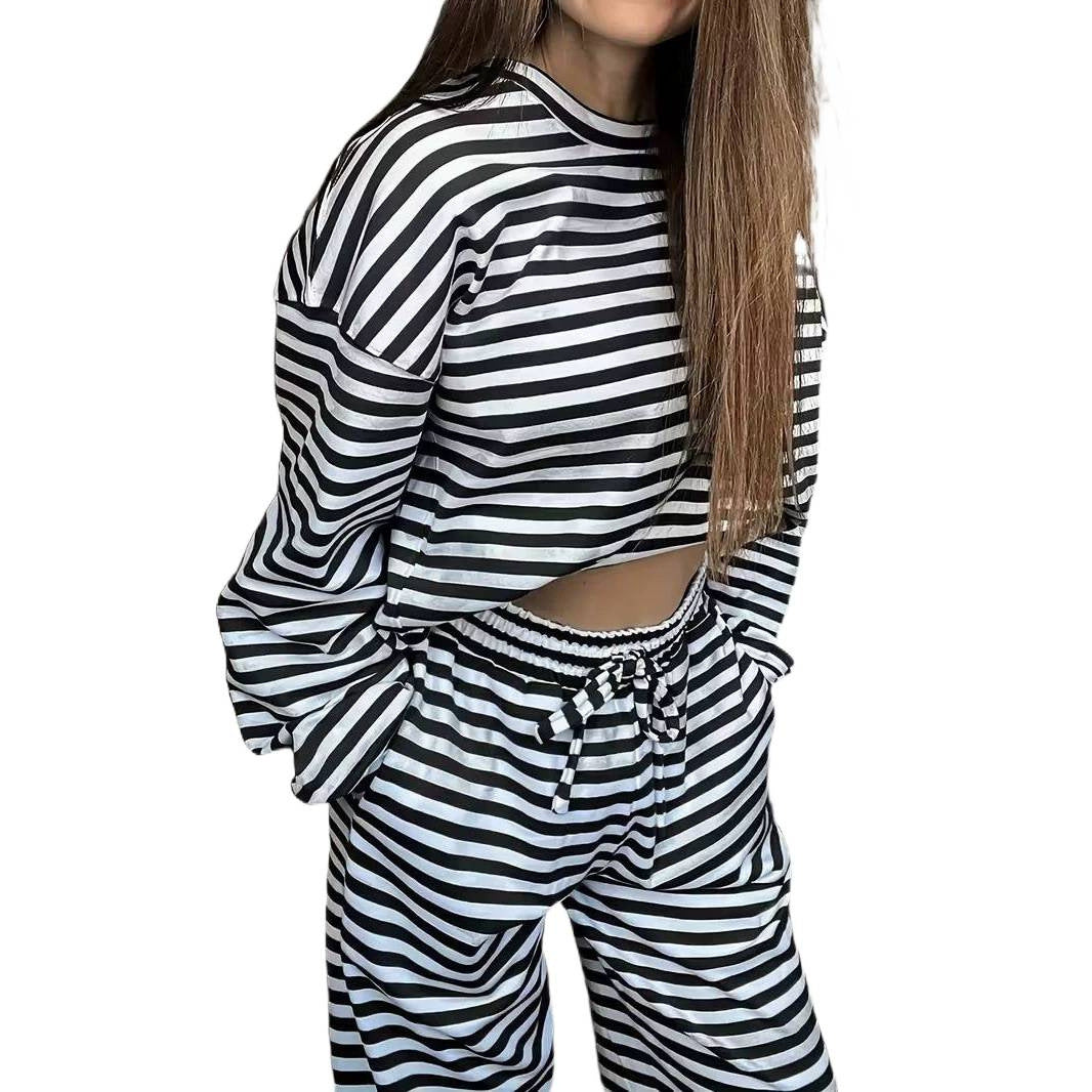 Gestreepte damesloungewearset met oversized sweatshirt en broek met elastische taille en trekkoord
