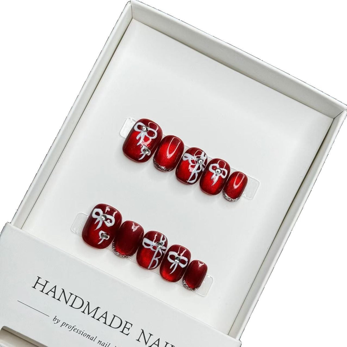 Handgemaakte decoratieve press-on nagels met uniek design