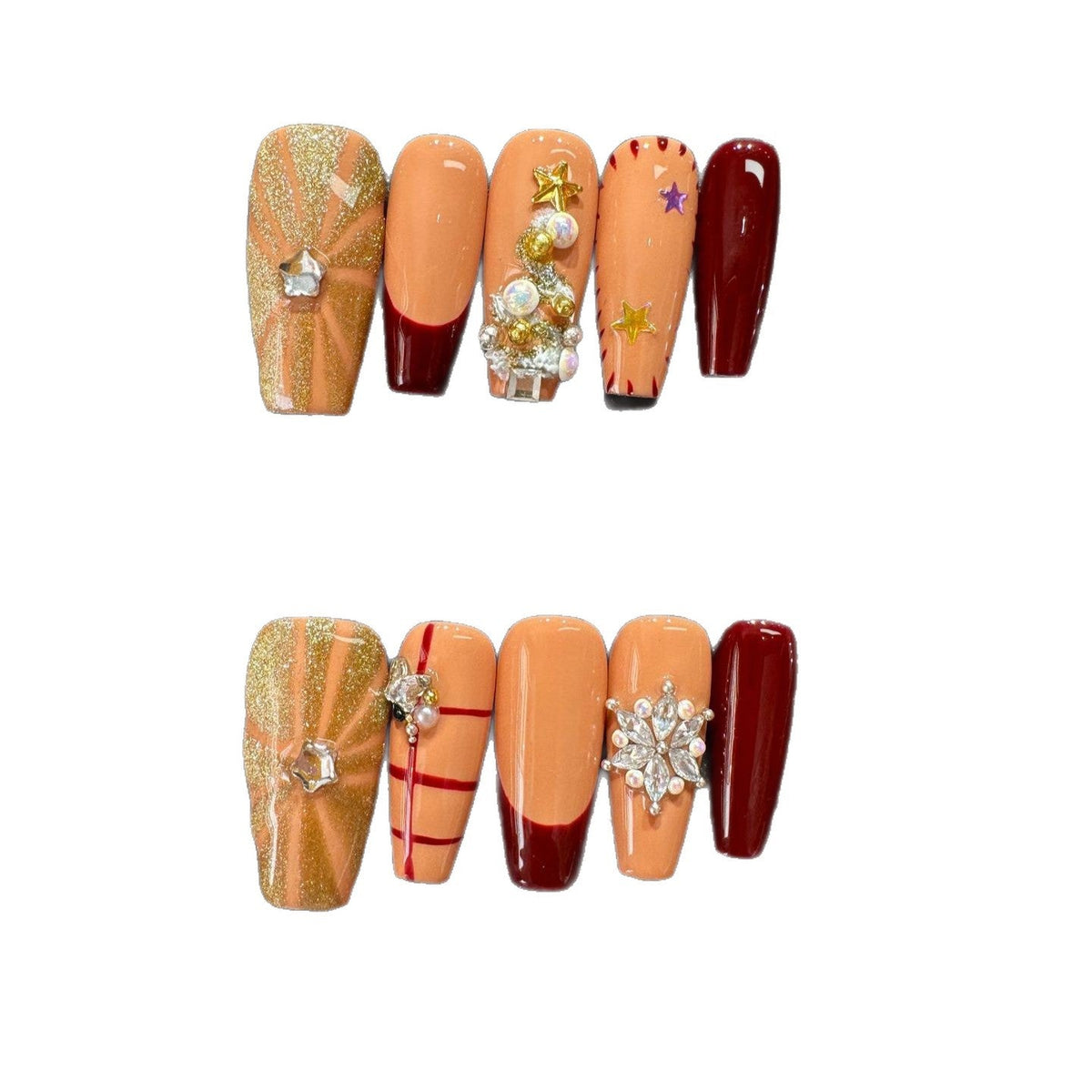 Handgemaakte nailartset met decoratieve elementen