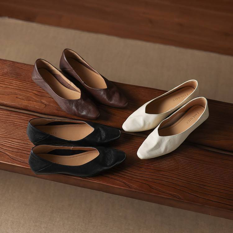 Image of Heather | Dames Pointed Toe Slip-On Ballerina's