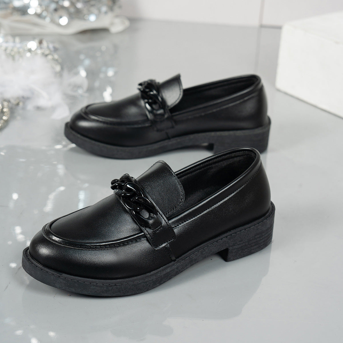 Image of Hendrika | Dames Ketting Platform Loafers