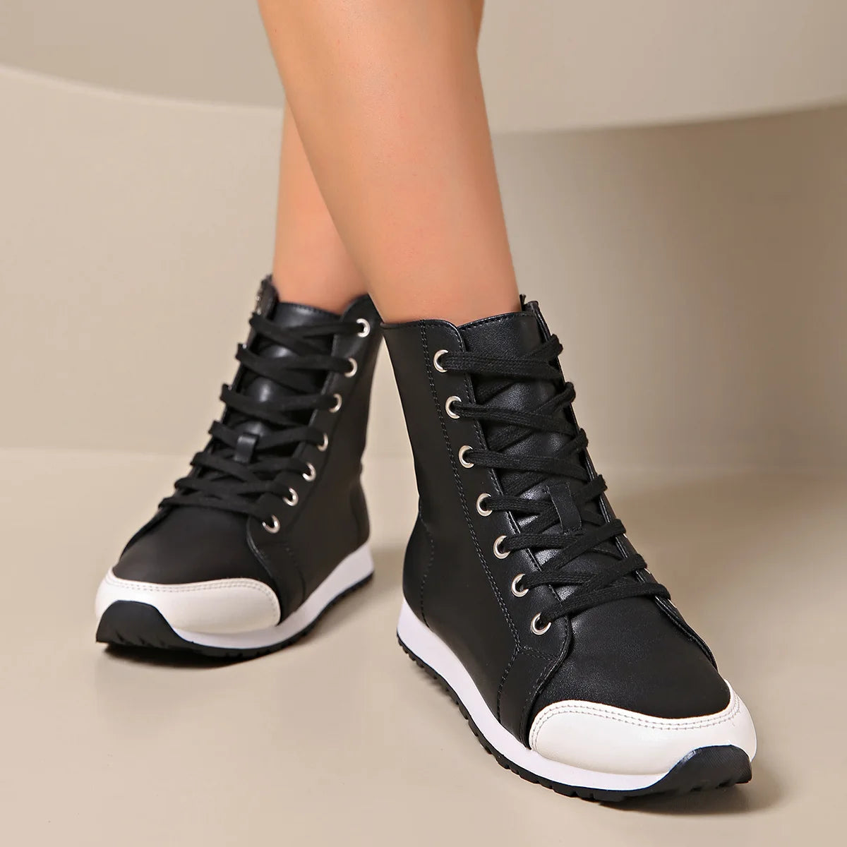 Image of Carl | Unisex Hoge Faux Leather Sneakers