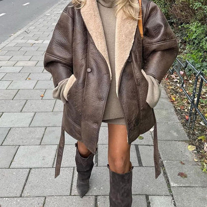 Casual damesjas met zachte voering en praktische zakken