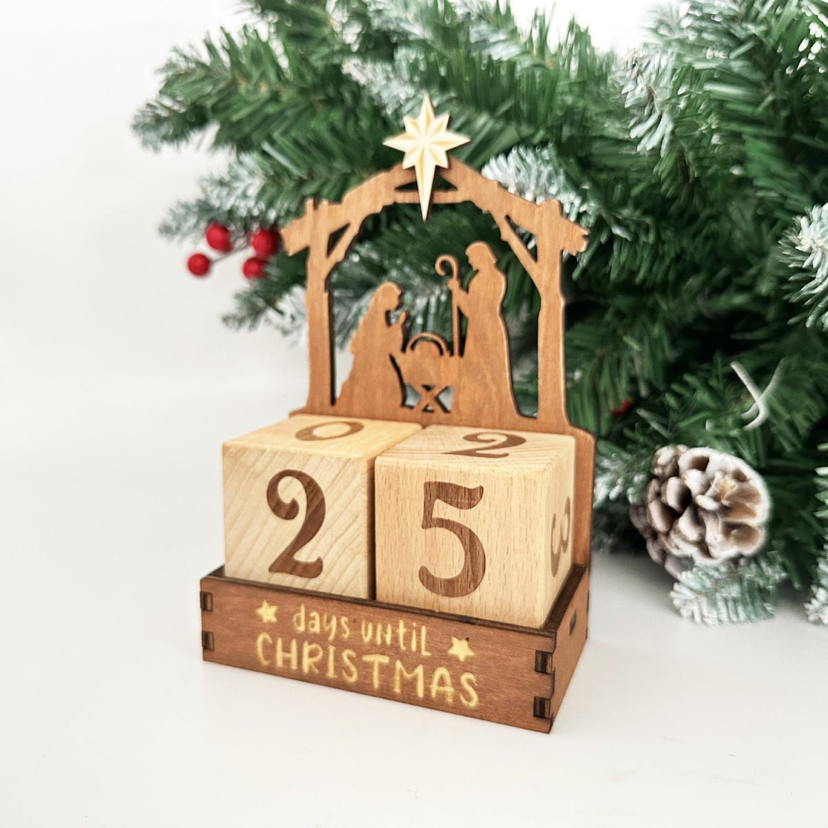 Creatieve houten DIY-kerstadventskalender