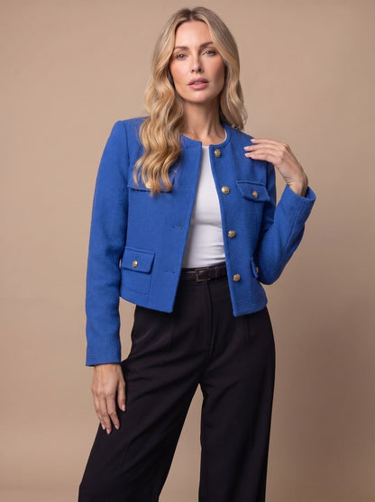 Cropped kraagloze tweed blazer voor dames met gouden knopen en klepzakken