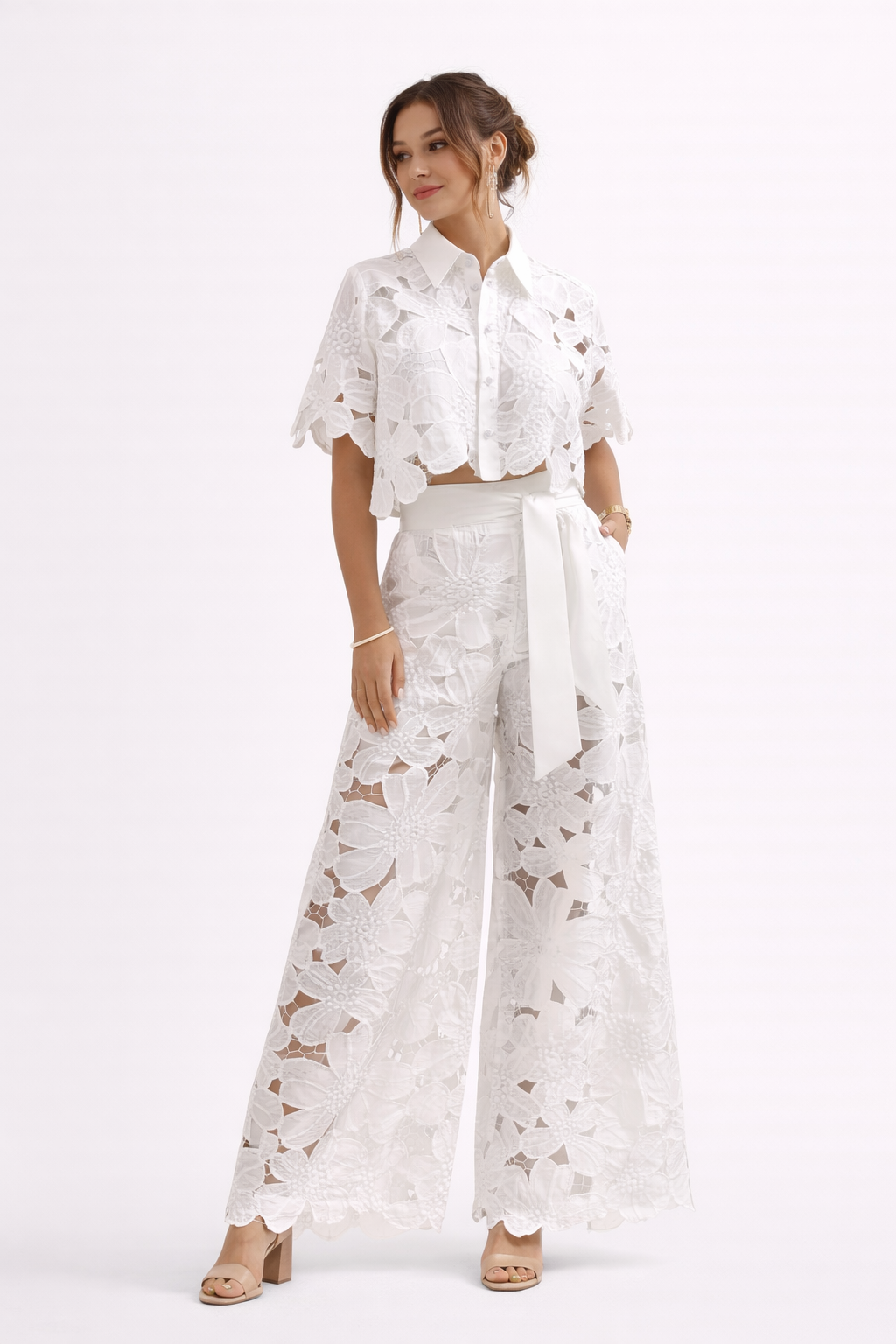 Dames zomerset met blouse en wijde broek met elegant patroon