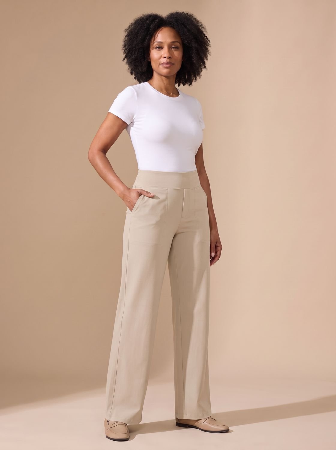 Damesbroek met wijde pijpen, hoge taille, stretch en zakken