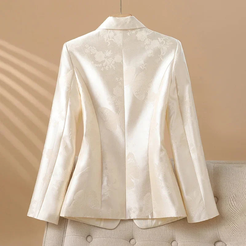 Elegante blazer met roosmotief en juweelknoop voor dames