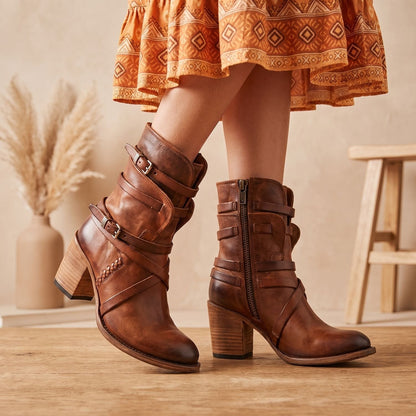 Enkellaarzen voor dames met gespband en blokhak