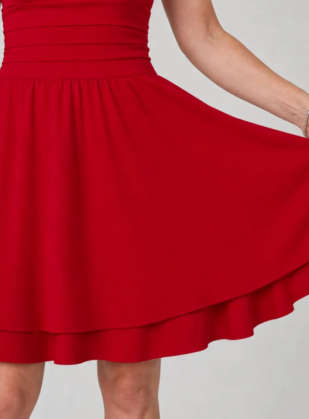 Fit & flare mini-cocktailjurk voor dames met vierkante hals en geplooide taille