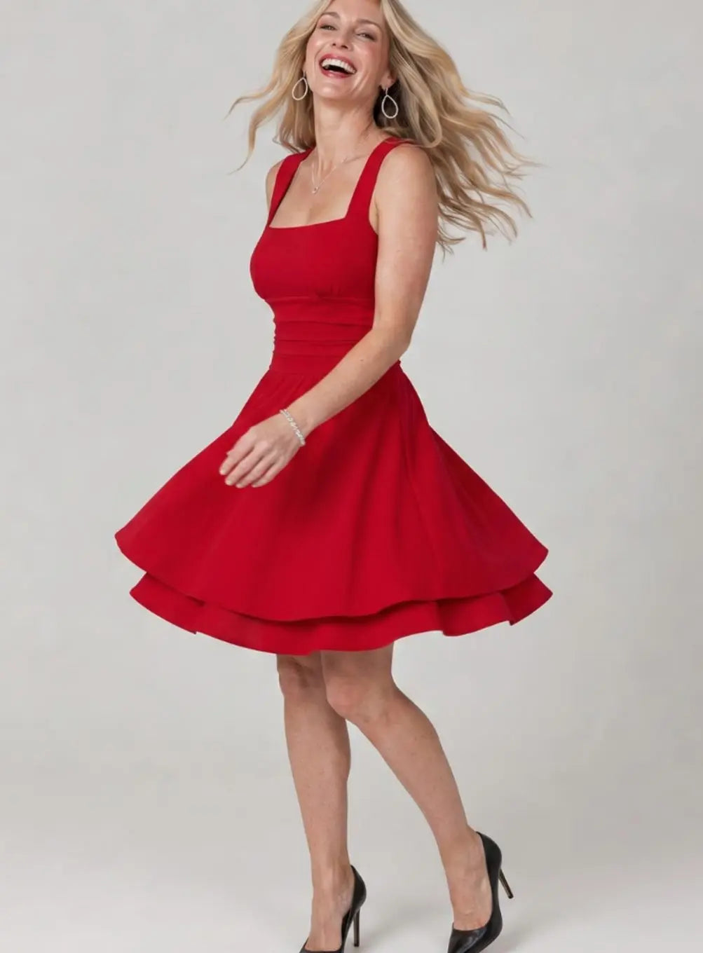 Fit & flare mini-cocktailjurk voor dames met vierkante hals en geplooide taille