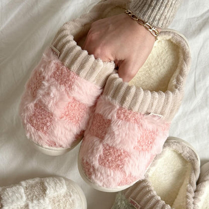 Fluffy pantoffels in Scandinavische stijl