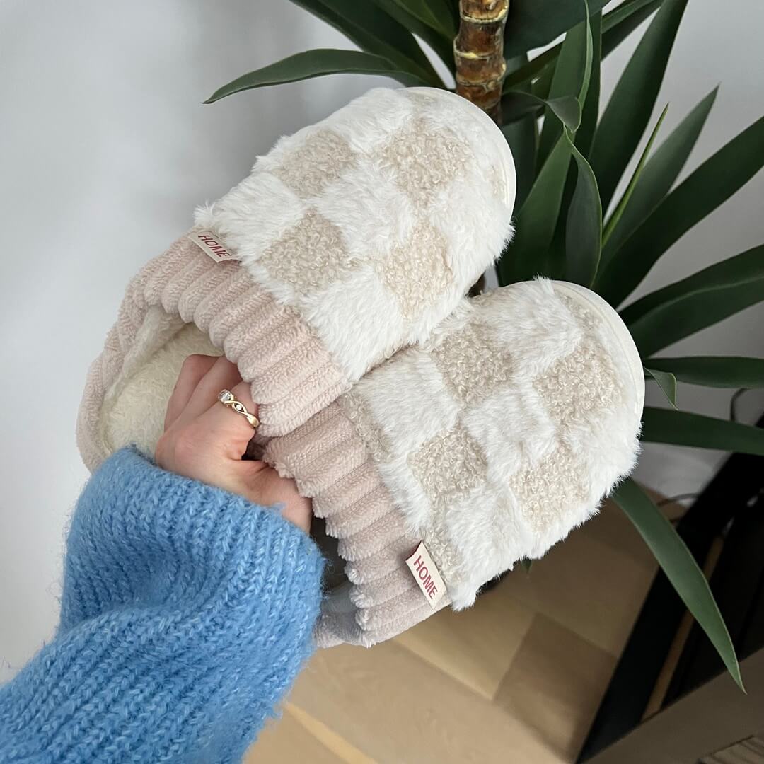 Fluffy pantoffels in Scandinavische stijl