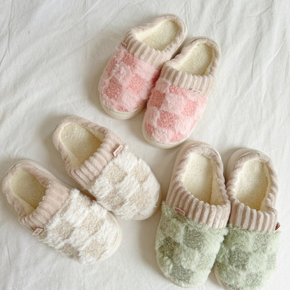 Fluffy pantoffels in Scandinavische stijl