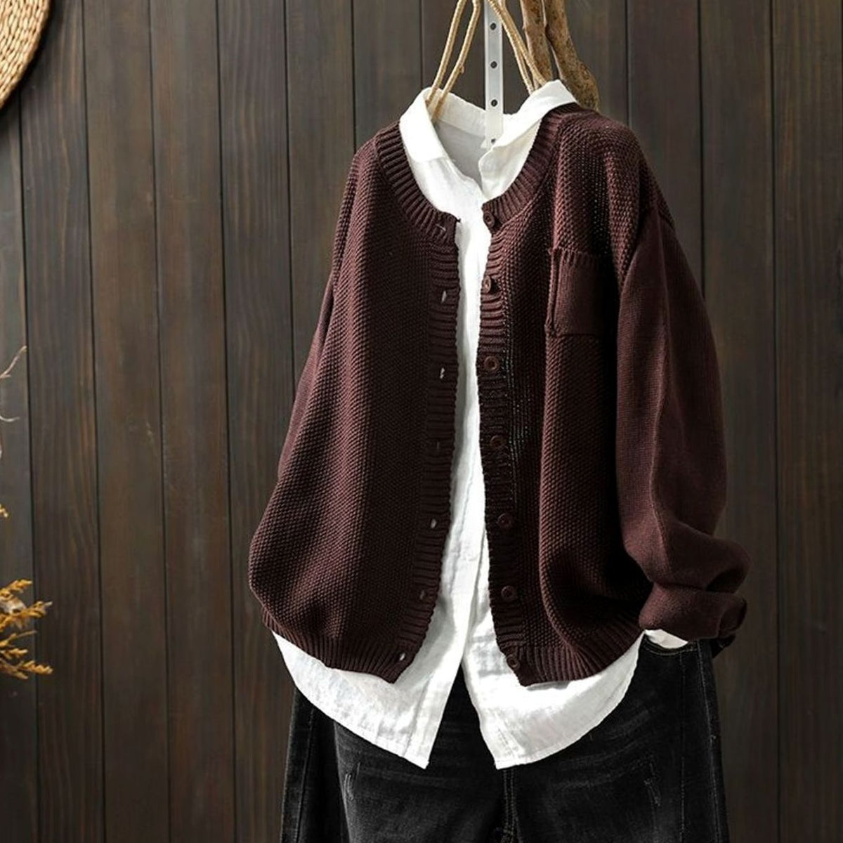Gebreid damesvest met knoopsluiting en relaxte pasvorm