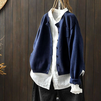 Gebreid damesvest met knoopsluiting en relaxte pasvorm