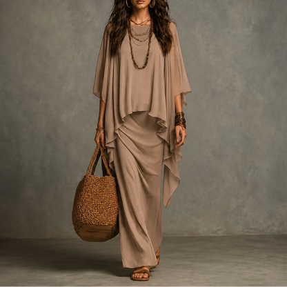 Gedrapeerde maxi-jurk met capemouwen en asymmetrische zoom