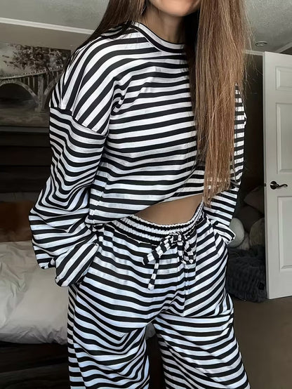 Gestreepte damesloungewearset met oversized sweatshirt en broek met elastische taille en trekkoord