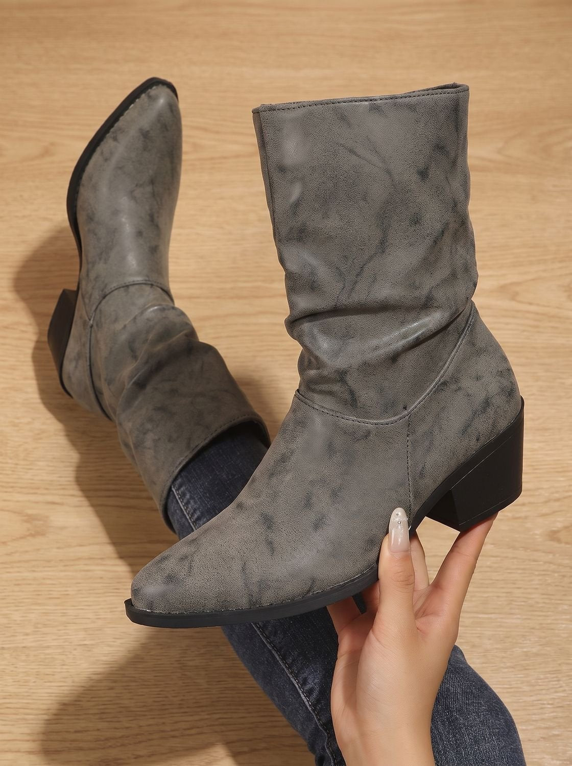 Halfhoge slouchlaarzen van imitatieleer met blokhak voor dames