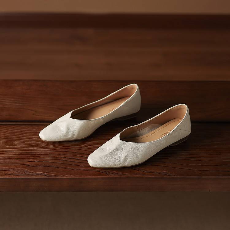 Image of Heather | Dames Pointed Toe Slip-On Ballerina's