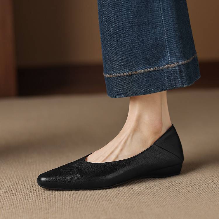 Image of Heather | Dames Pointed Toe Slip-On Ballerina's