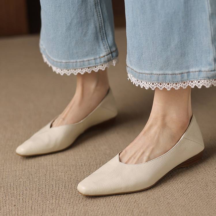 Image of Heather | Dames Pointed Toe Slip-On Ballerina's