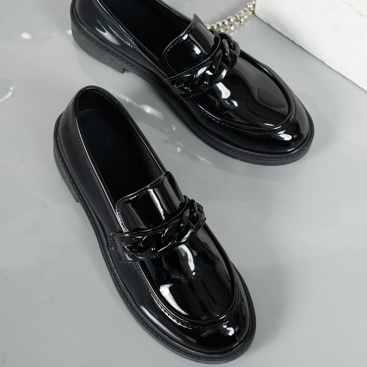 Image of Hendrika | Dames Ketting Platform Loafers