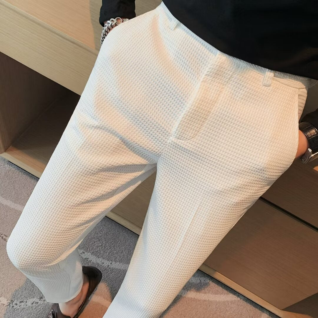 Image of Heren Getextureerde Slim-Fit Pantalon