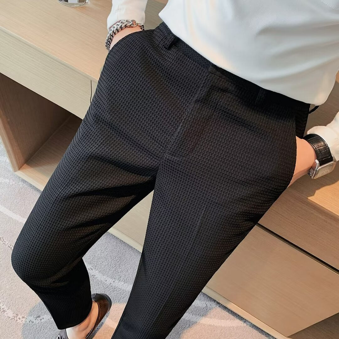 Image of Heren Getextureerde Slim-Fit Pantalon