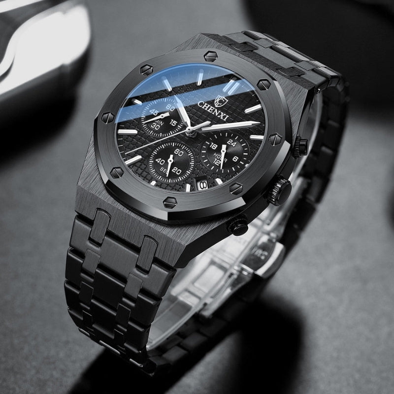 Horloge met ronde wijzerplaat en verstelbare stalen band