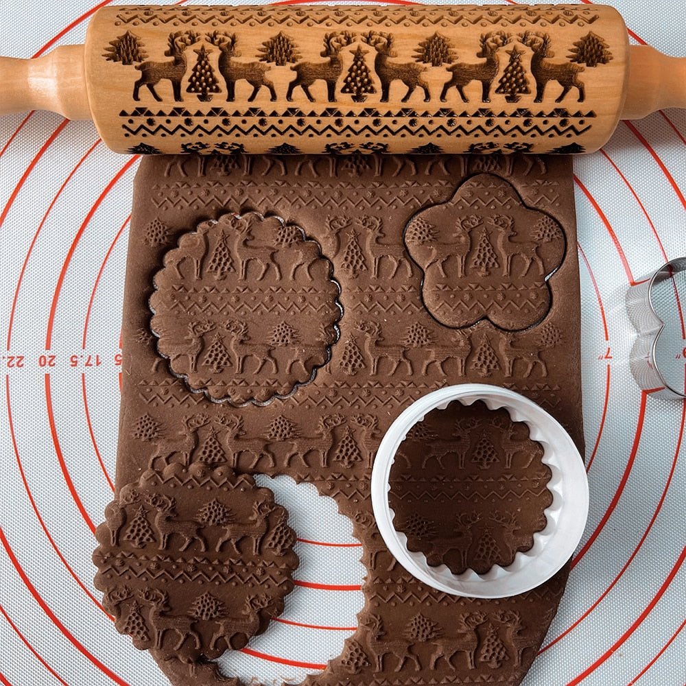 Houten deegroller met reliëf voor kerstkoekjes en gebak