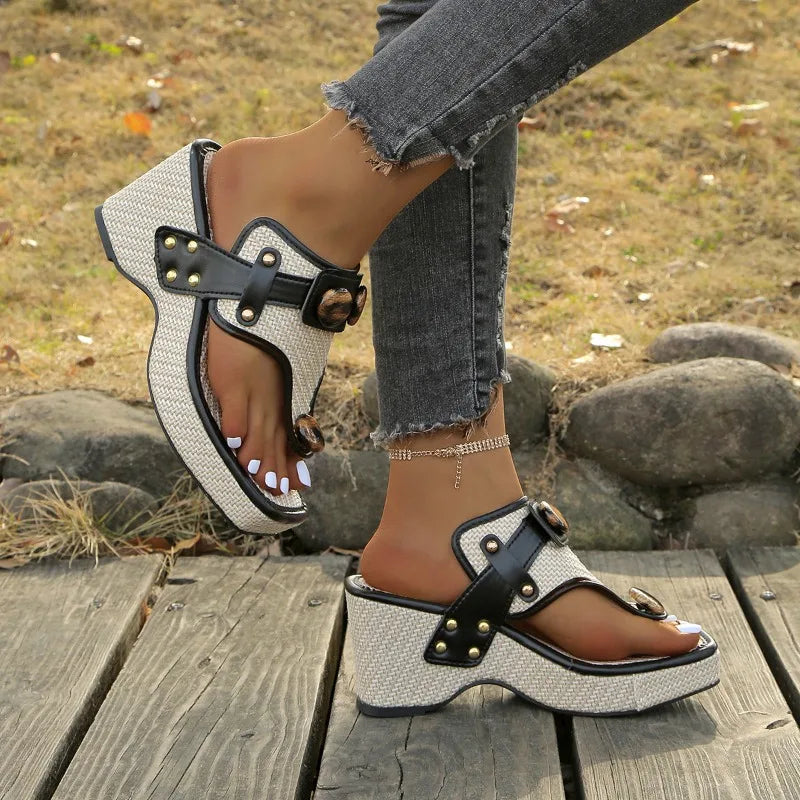 Image of Kathryn | Dames Sandalen met Studs en Wedge Platformzool