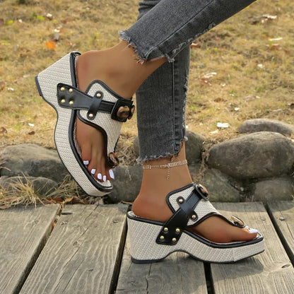 Image of Kathryn | Dames Sandalen met Studs en Wedge Platformzool