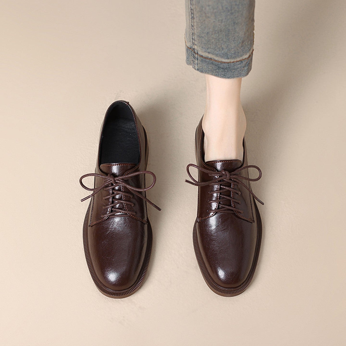 Klassieke leren veterschoenen voor dames