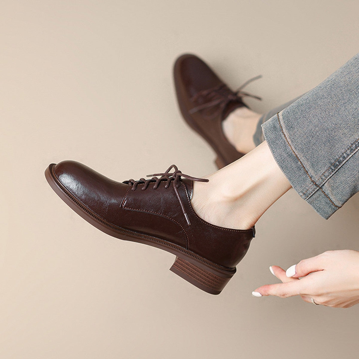 Klassieke leren veterschoenen voor dames