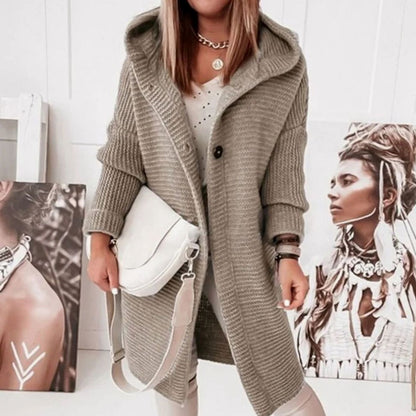 Lang gebreid wintervest met capuchon voor dames