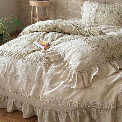Luxe katoen-linnen beddengoedset met ruches en vintage bloemenpatroon