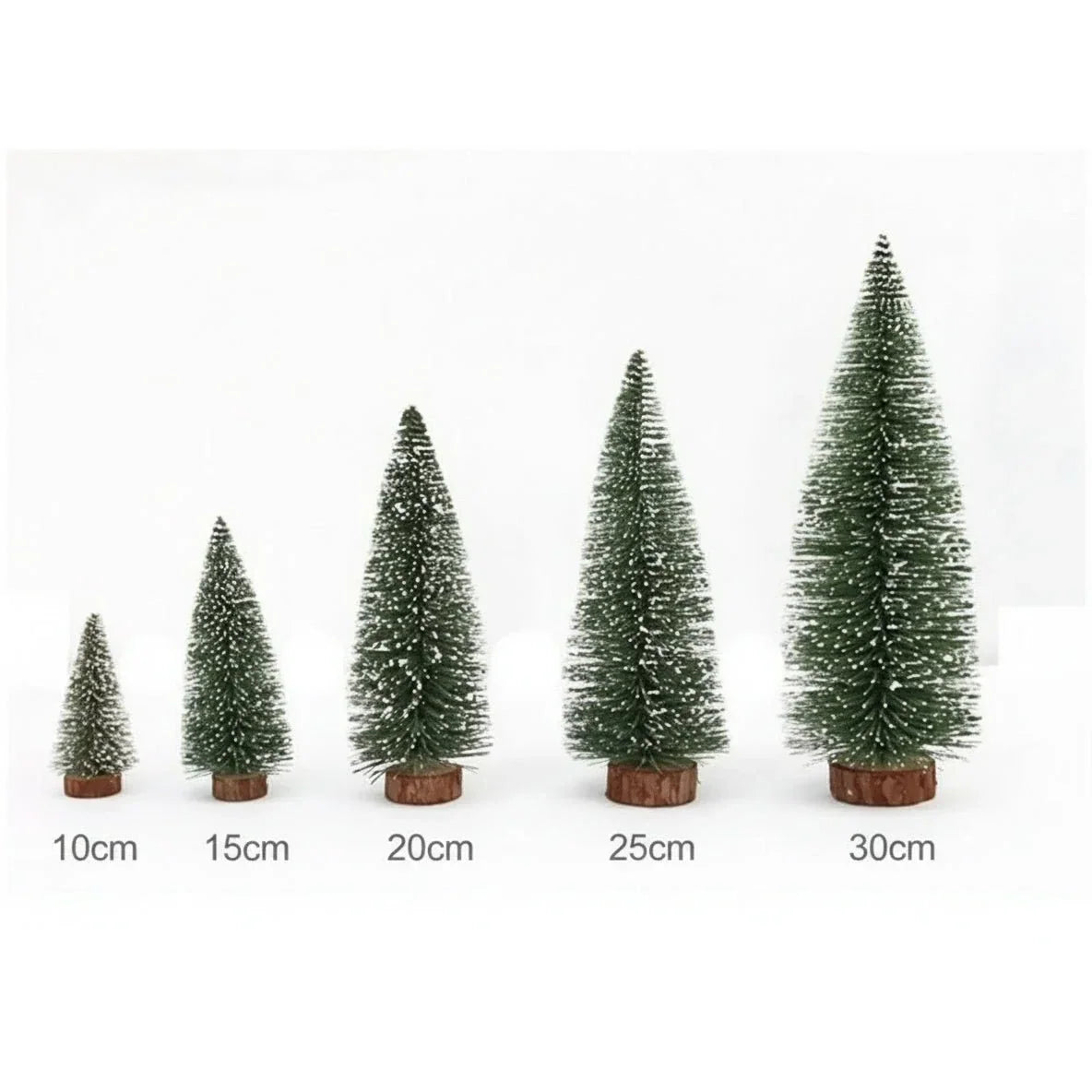 Mini-kerstbomen met flessenborstelontwerp en besneeuwde houten voet voor tafeldecoratie