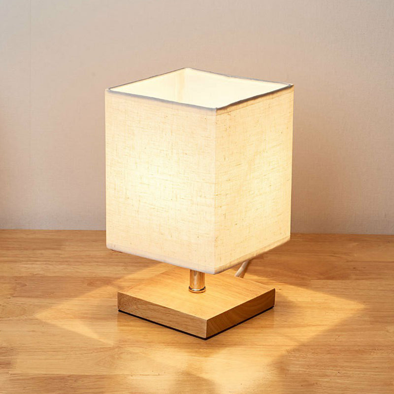 Minimalistische tafellamp van vlas en hout