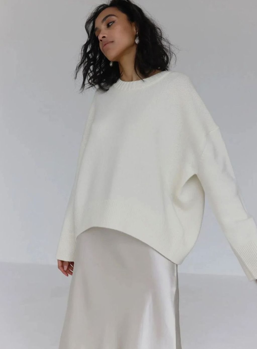 Oversized fijngebreide damestrui met ronde hals en lange mouwen