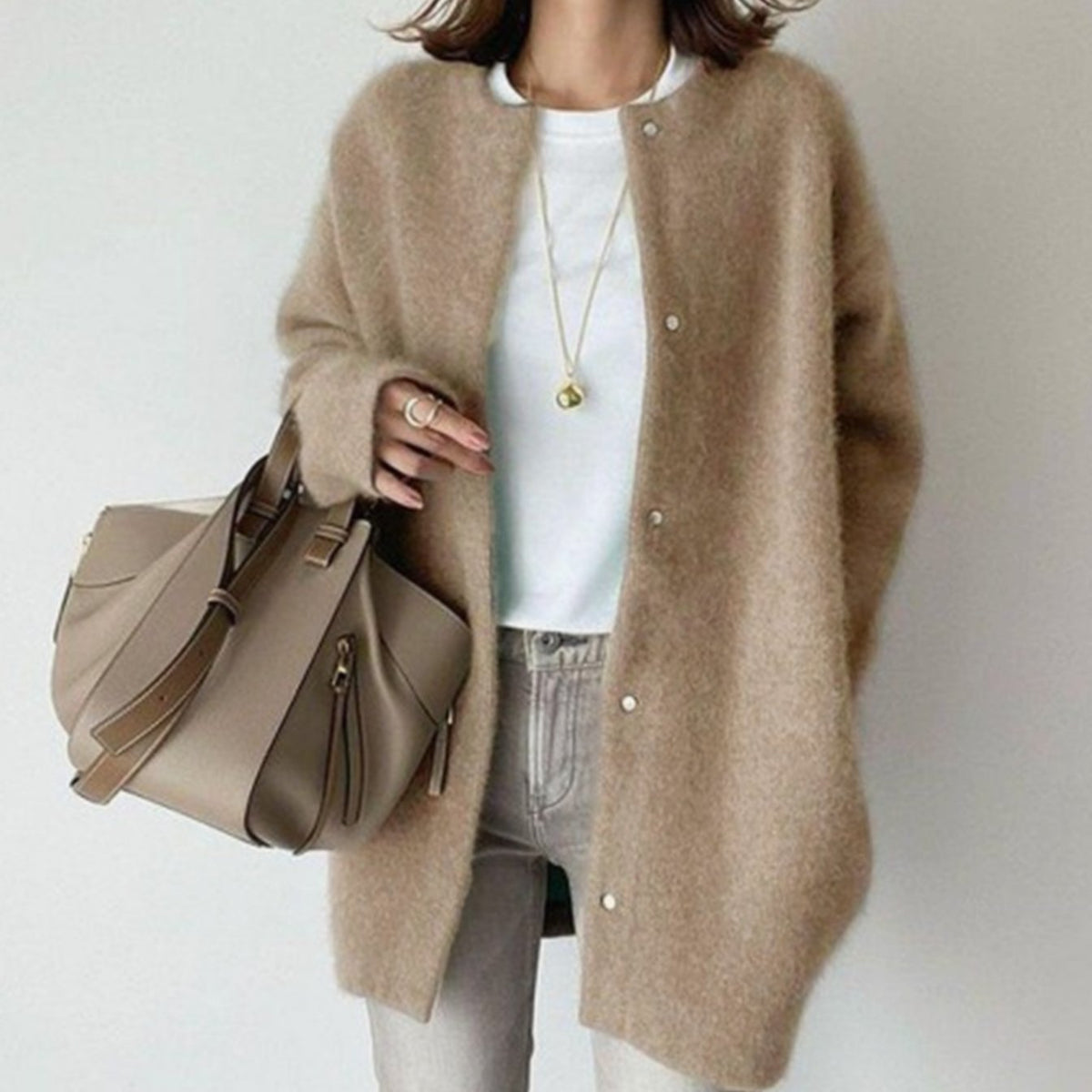 Oversized pluizig gebreid wintervest voor dames met knoopsluiting