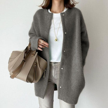 Oversized pluizig gebreid wintervest voor dames met knoopsluiting