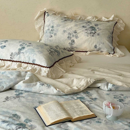 Romantische beddengoedset van katoensatijn met aquarel bloemenprint, ruches en sierrand