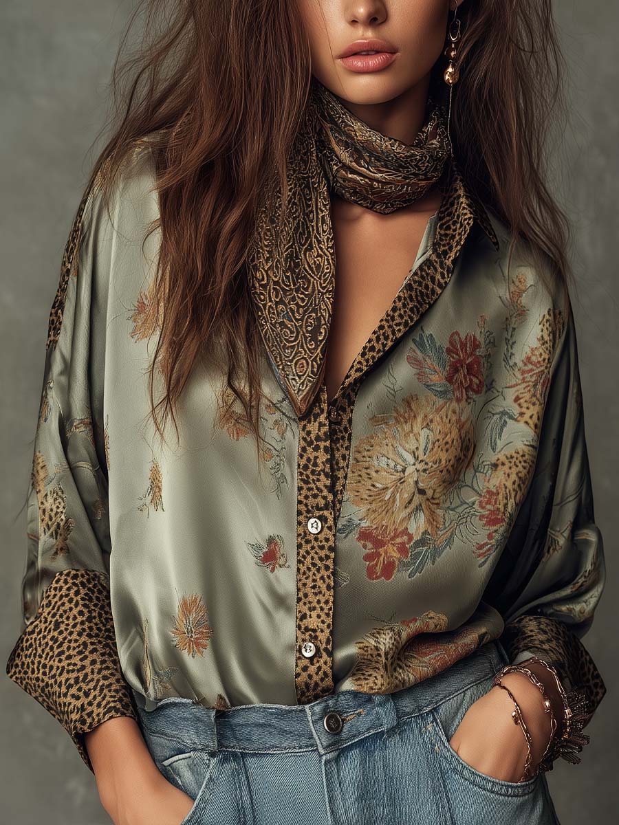 Satijnachtige damesblouse met print