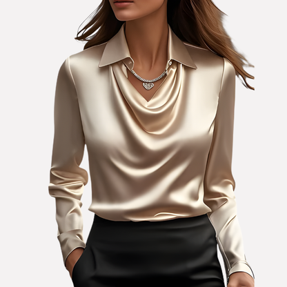 Satijnen damesblouse met watervalhals en lange mouwen