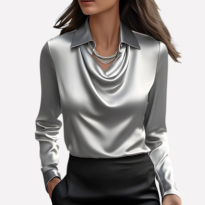 Satijnen damesblouse met watervalhals en lange mouwen