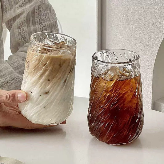 Set mondgeblazen tumblerglazen met gedraaide textuur