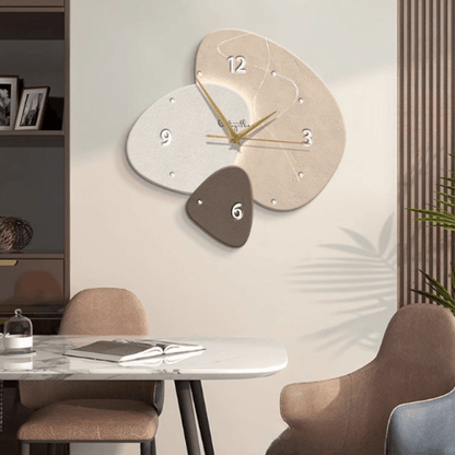 Stijlvolle Scandinavische wandklok met stil uurwerk