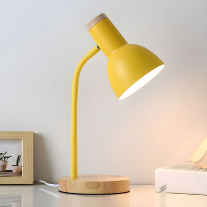 Tafellamp met Houten Voet in Scandinavische Stijl